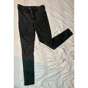 Super High Waisted American Eagle Skinny Jean/Size 4